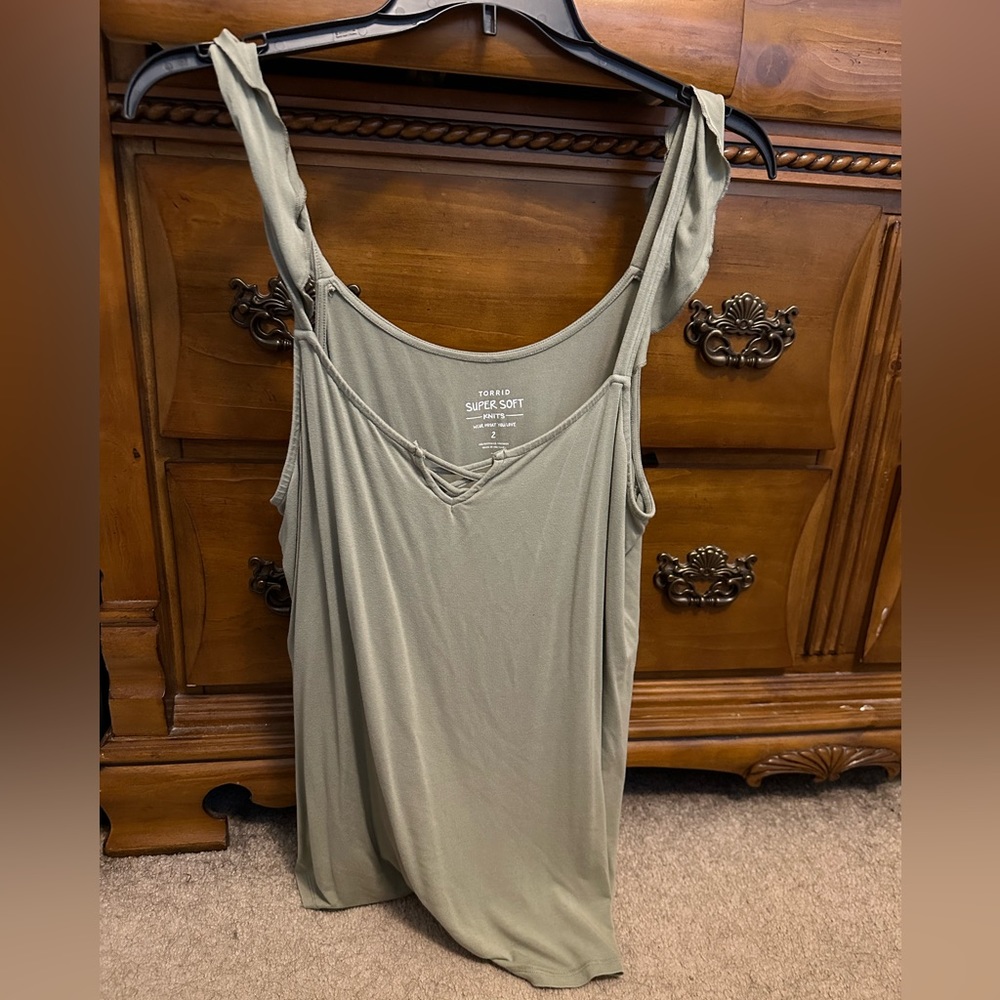 Torrid 2 green tank top